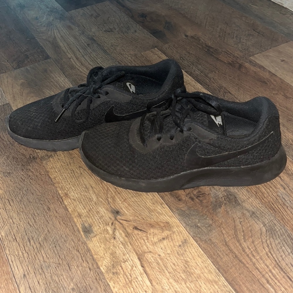 Womens Nike shoes